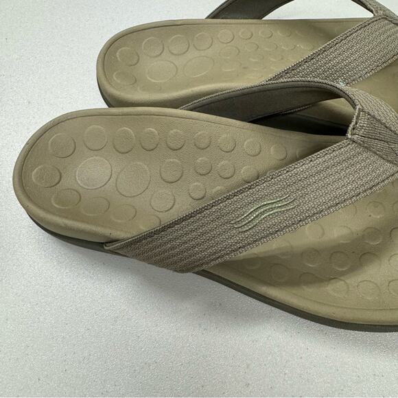 Vionic Tan 44 Wave Unisex Sandal Flip Flops Womens 7 Comfort Shoe Beachy Holiday - Picture 2 of 11